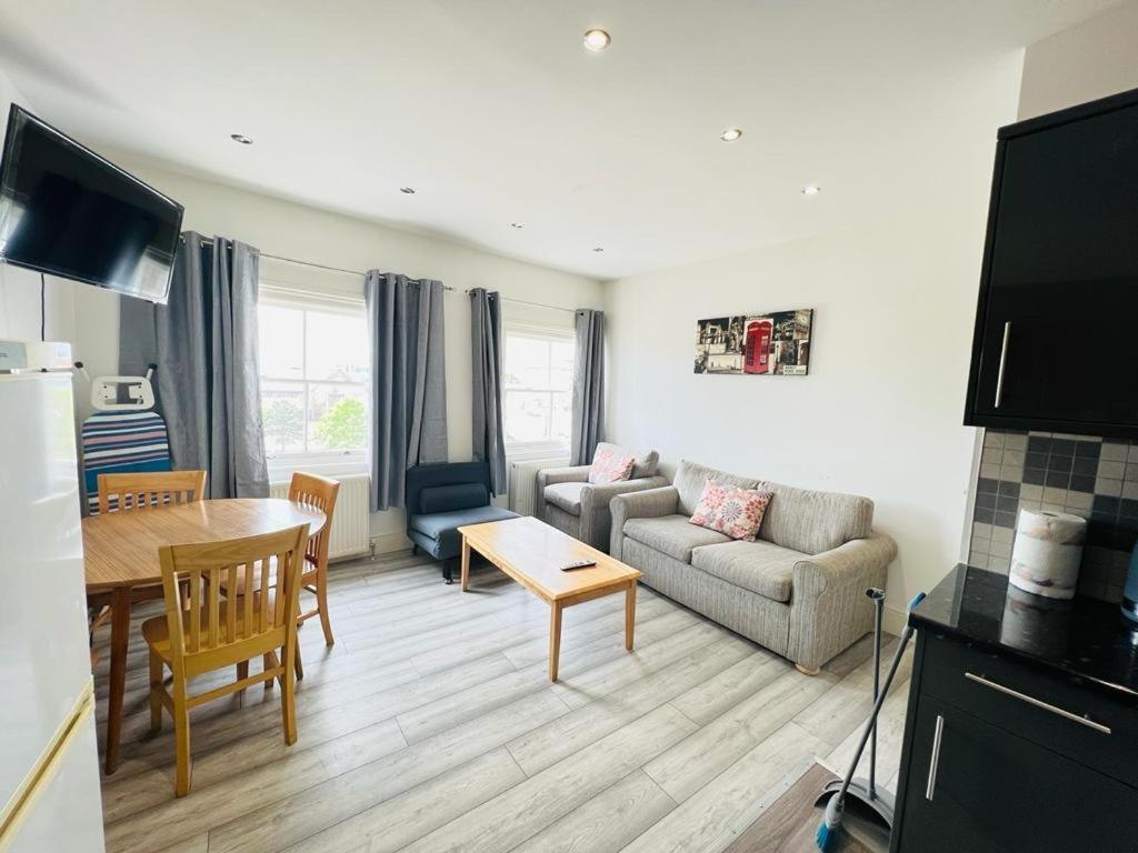 Apartamento Entire New Flat With View To River Yare, H7 Great Yarmouth Exterior foto